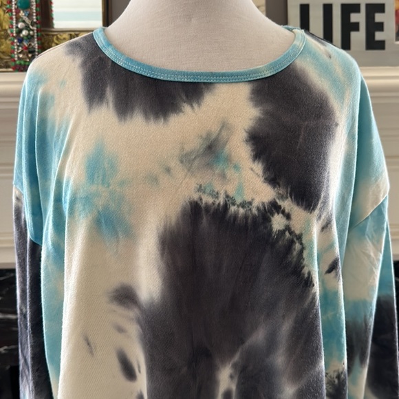 “Align Collective” tie dyed open back top - Picture 2 of 7